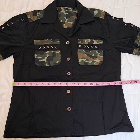 Dead Threads Womens L Shirt Goth Black Camouflage Button Down Short Sleeve - Picture 9 of 12